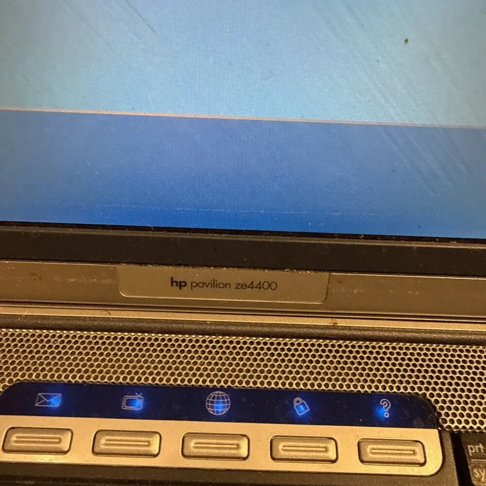 Laptop HP Pavilion ze4400